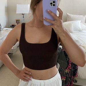 Aritzia sculpt tank